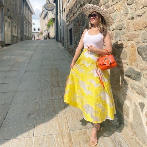 ⭐️🌟Host Pick🌟⭐️Satin skirt - Picture 2 of 3